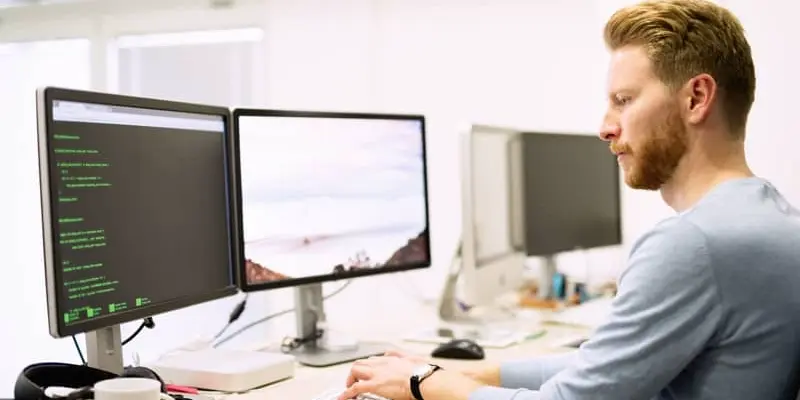 Chuyên viên chịu trách nhiệm phát triển website và ứng dụng nhà cái